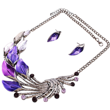 Load image into Gallery viewer, Vintage Peacock Tail Collar Necklace