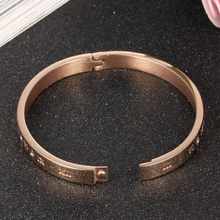 Load image into Gallery viewer, Rome Number Engraved Bracelet
