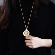 Load image into Gallery viewer, Glass Magnifier Flower Pendant Necklace
