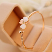 Load image into Gallery viewer, Sweet Clover Bangle
